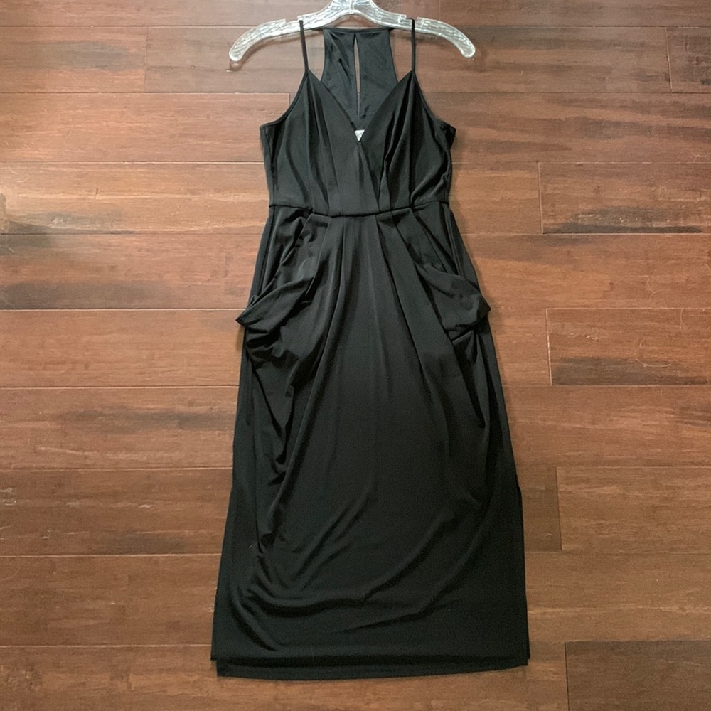 BCBGeneration DELLA SLEEVELESS MIDI DRESS